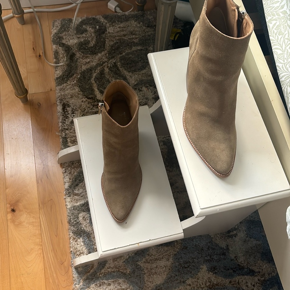 Marc Fisher like new suede booties, size 6.5